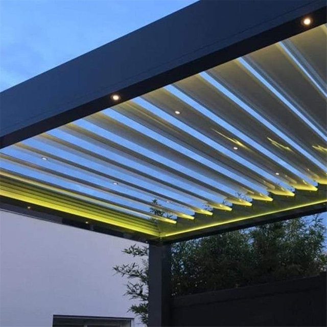 Motorisierte Aluminium-Pergola in Anthrazit als wasserdichte Metall-Außenmarkise für Terrassendach, Garten oder Carport - Bild 1