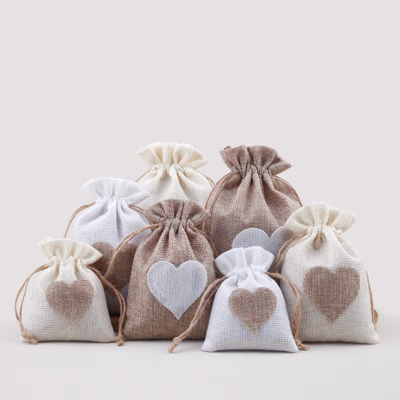 Herz-Jute-Geschenktüten mit Kordelzug in Beige für Weihnachten, Hochzeit und Party, Stoffverpackung als Aufbewahrungsbeutel - Bild 2