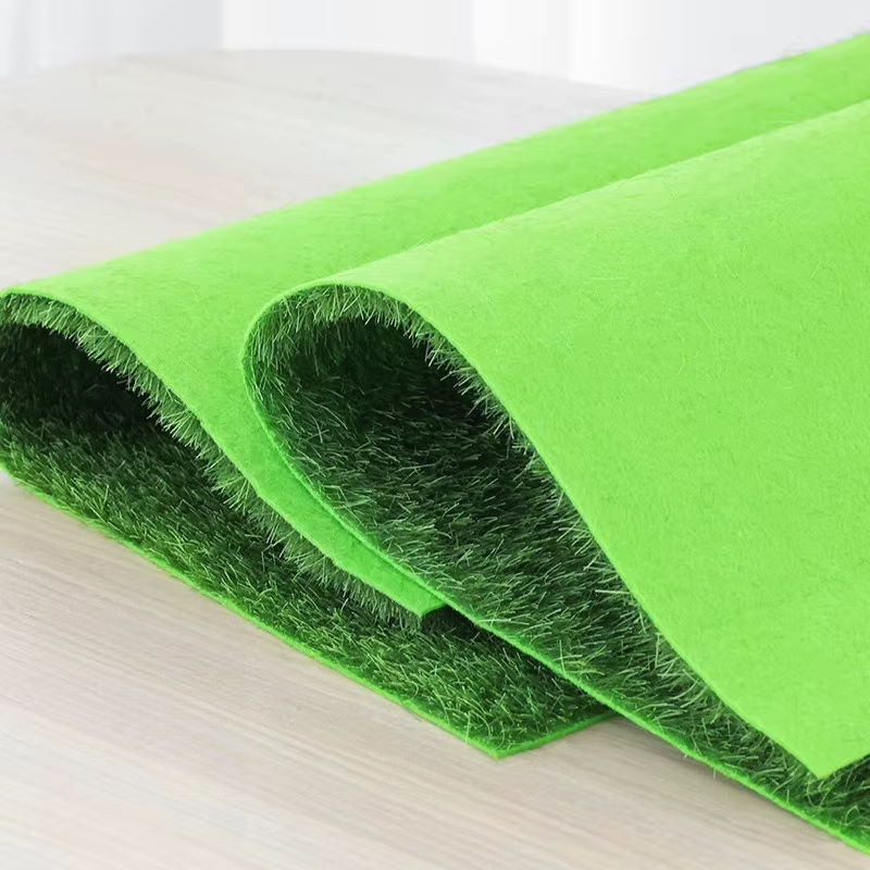 2er-Set Mini Kunstrasen in Grün, quadratische Grasmatte aus Kunststoff für DIY-Modelle und Garten-Dekoration - Bild 2