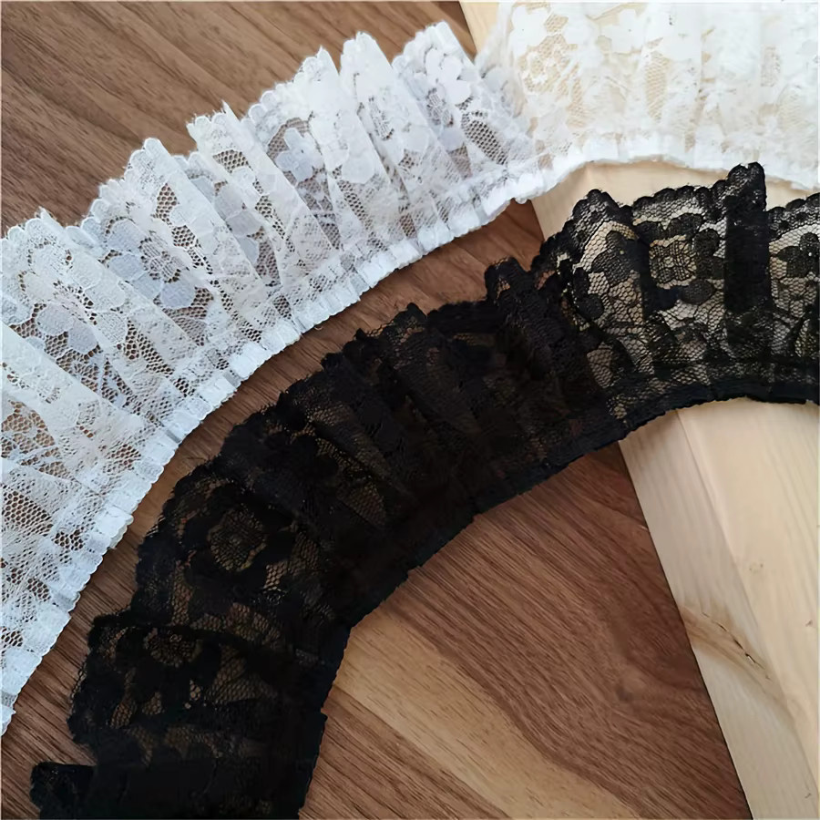 Eleganter floraler Spitzenbesatz als Rüschenrandband in Schwarz und Weiß für Brautdekoration und DIY-Mode - Bild 1
