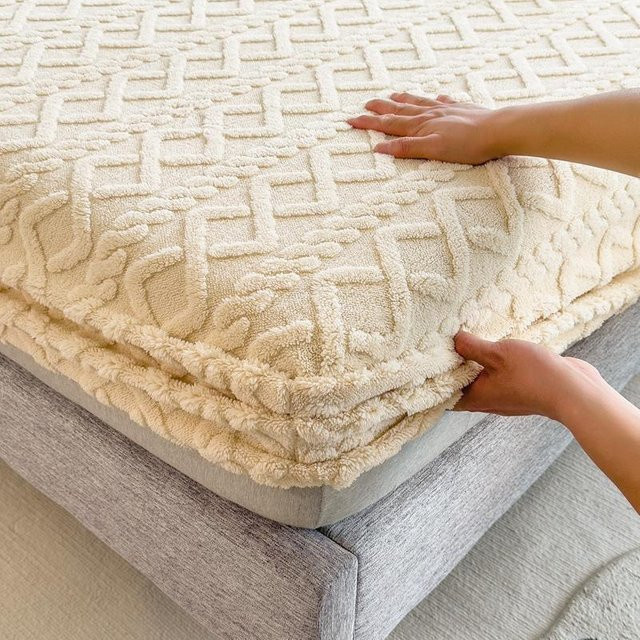 Jacquard Spannbettlaken aus Samt in Beige, 3D geprägtes Winter-Matratzenbezug, B/T: 60 x 120 cm, Höhe: 20 cm - Bild 1