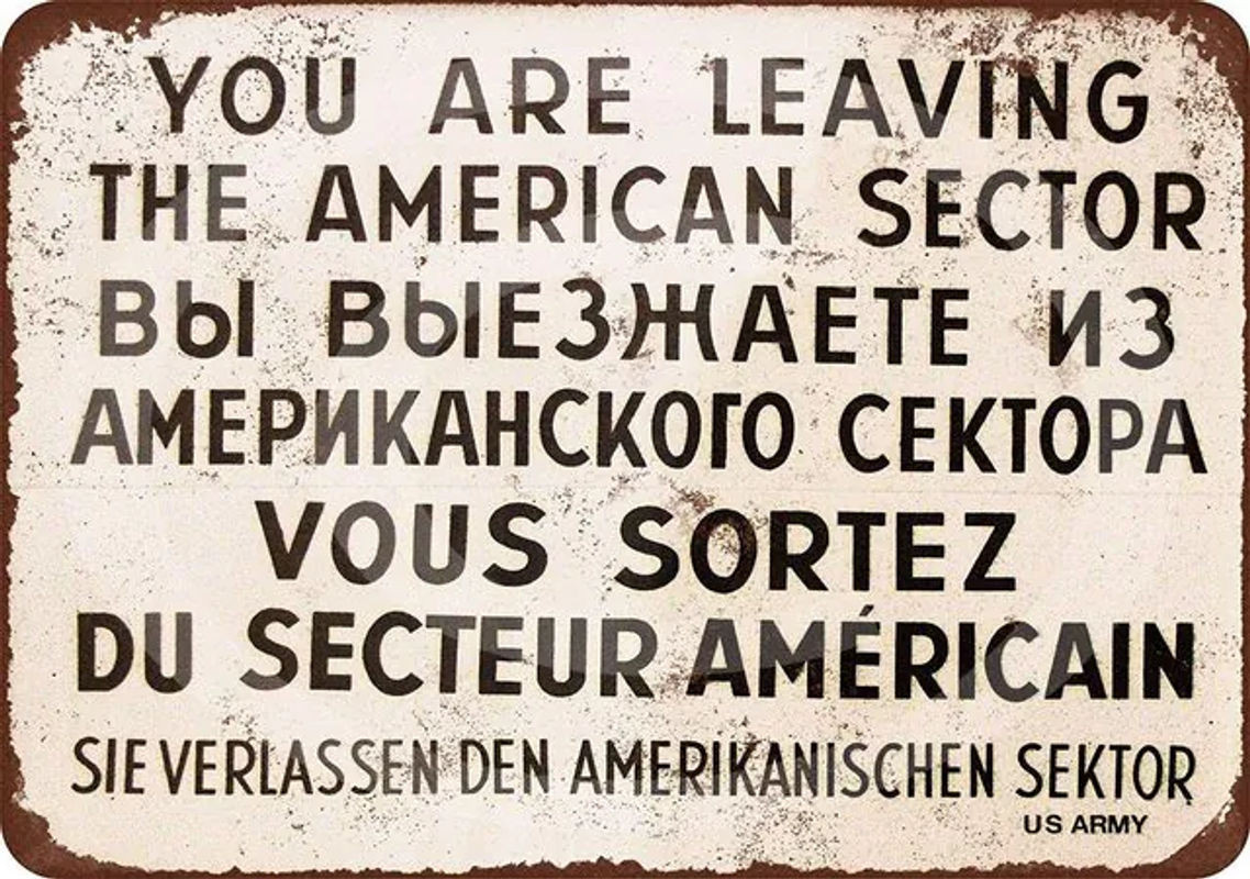 HomDeo Metallschild Checkpoint Charlie Berliner Mauer Vintage-Look in Beige als Retro Wanddekoration - Bild 1