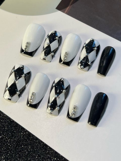 XEERCOOU Press On Nails Schwarz-Weiß-Schachbrettmuster, Glänzend, 10 Stück - Bild 1