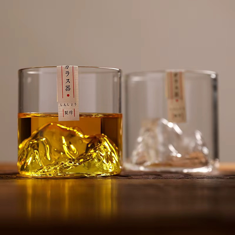 Japan 3D Mountain Whiskey Glas mit Gletscher-Design in einer Holzgeschenkbox, transparentes Old Fashioned Rock Glass für Whiskey und Wodka - Bild 2