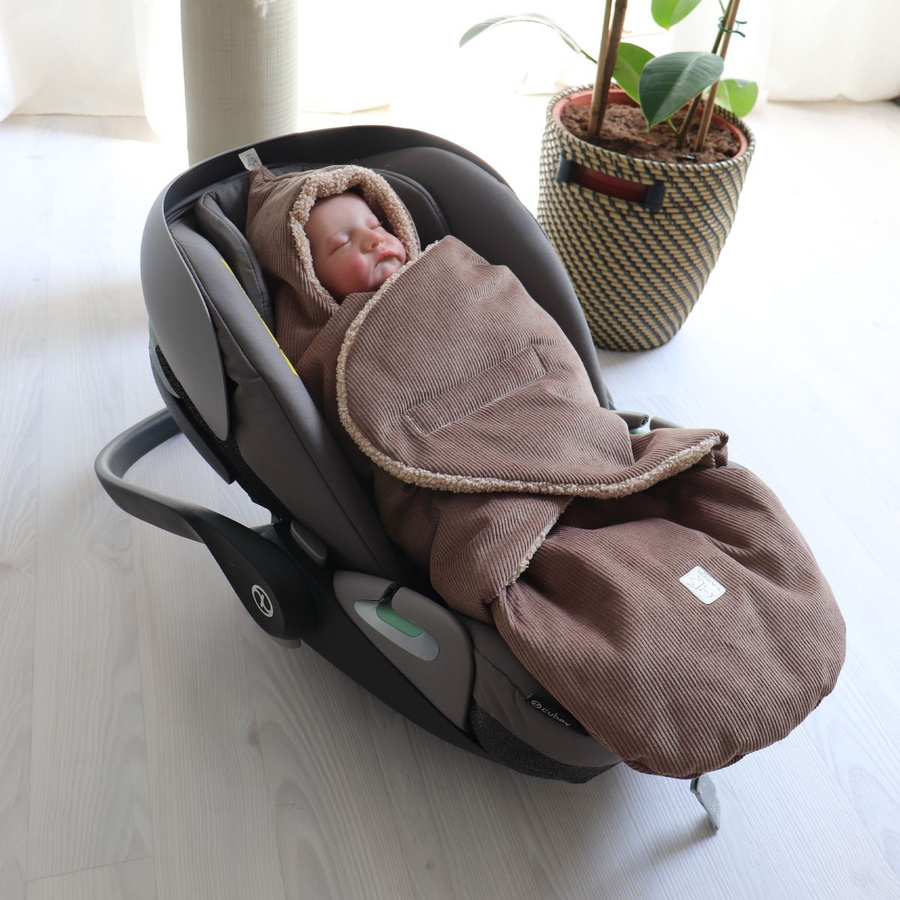 Kaiser Einschlagdecke Callie Cord für Babyschalen und Babywannen in Caribou Braun - Bild 5