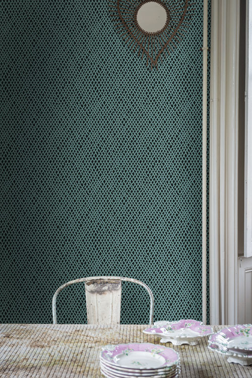 Farrow & Ball Tapete Amime mit abstraktem Design in Off-Black und Dix Blue - Bild 1