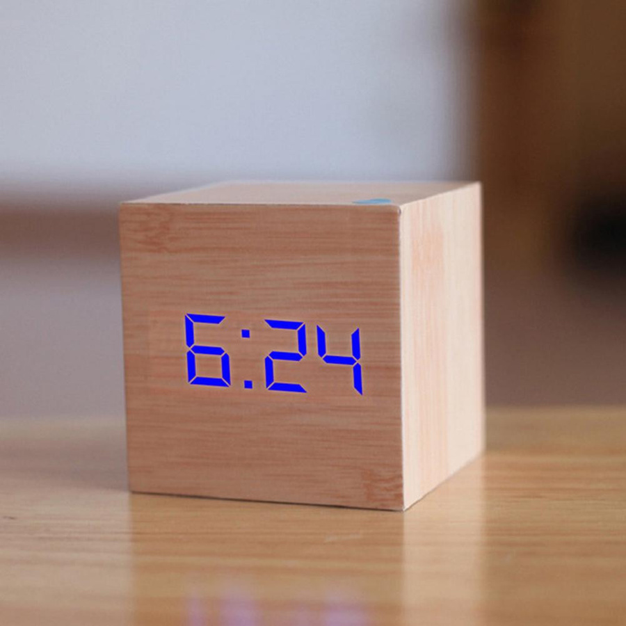 Yousheng Fashion Digitaler LED-Wecker aus Holz mit Sprachsteuerung, quadratisch, Weiß - Bild 4