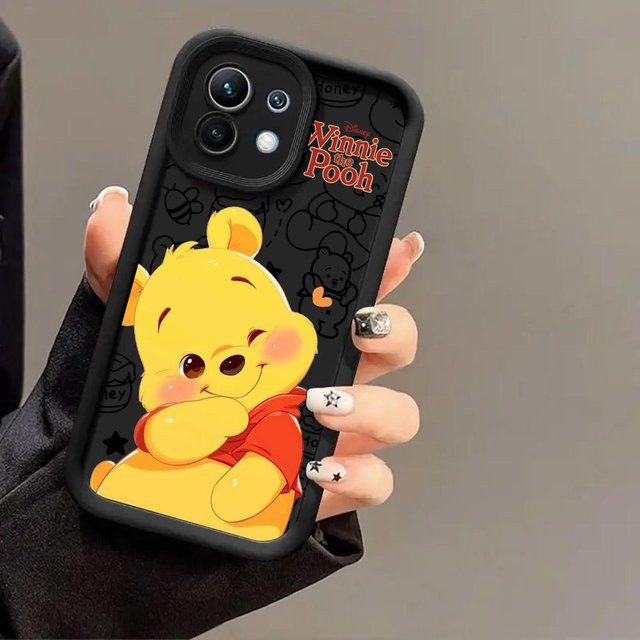 Winnie Puuh Gelber Bär Stoßfeste Handyhülle für Xiaomi Mi 13T 14 14T 15 15T Pro 17 Ultra und Poco M7 M8 F8 F7 X6 X7 X8 Pro Max - Bild 1