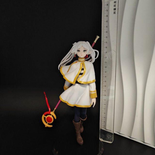 Bandai Frieren, Elfenmädchen mit magischem Stab, Sammlerstatue - Bild 1