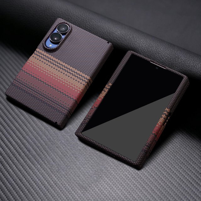 YNNBO Magnetische Carbonfaser Schutzhülle für Samsung Galaxy Z Fold 8 Ultra mit Displayschutz und gehärtetem Glas in Braun - Bild 1