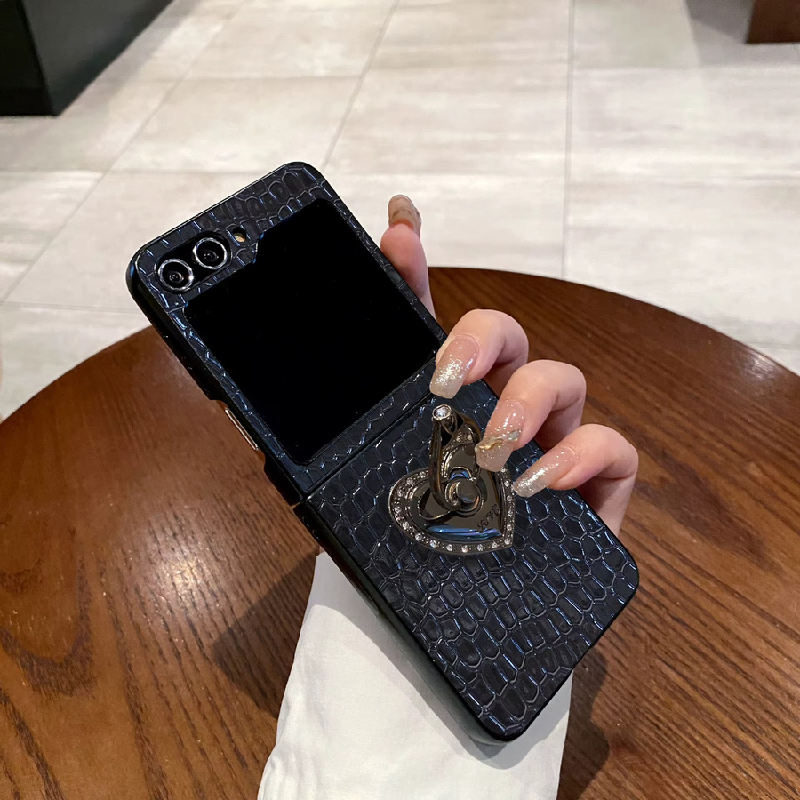 Luxuriöse Samsung Galaxy Z Flip Handyhülle mit Krokodilleder-Textur und herzförmigem Halter in Gold - Bild 3
