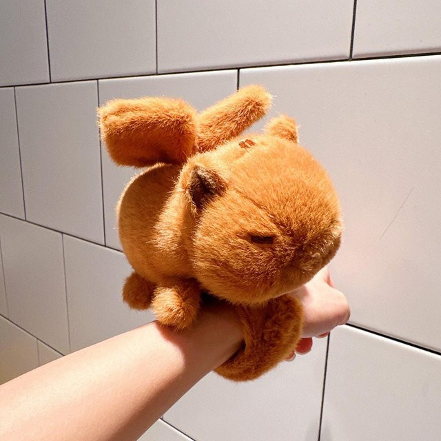 Yiran toy Capybara Plüsch-Armband, Taschenanhänger, ab 14 Jahren - Bild 1