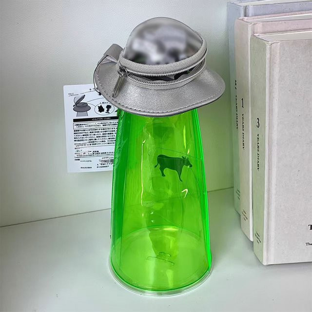 Japanische Alien UFO Stiftebox aus Kunststoff in Grün mit Reißverschluss für Schreibtisch und Schule - Bild 1