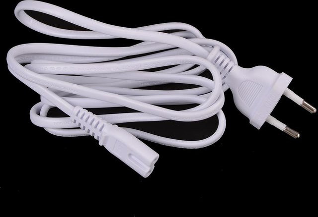 Weißes 2-poliges AC EU-Netzkabel für Desktop und Laptop, Länge: 1,5 m - Bild 1