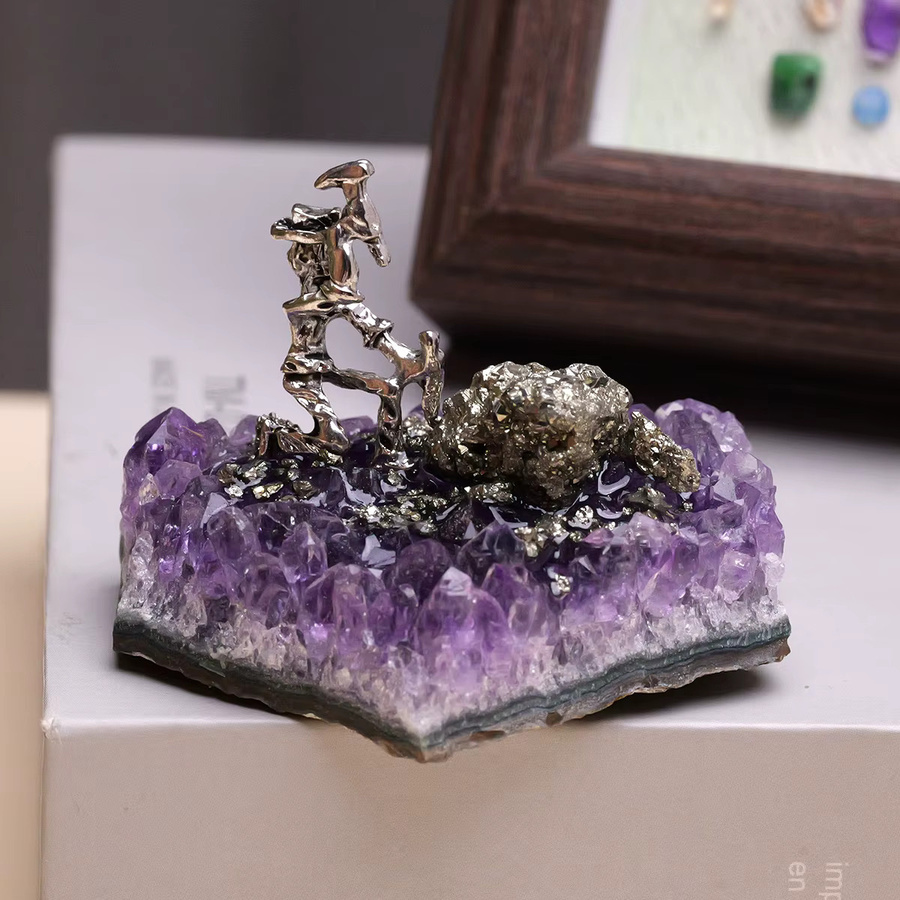 Runyangshi Natürlicher Amethyst Cluster in unregelmäßiger Form, lila Edelstein als Dekoration - Bild 4