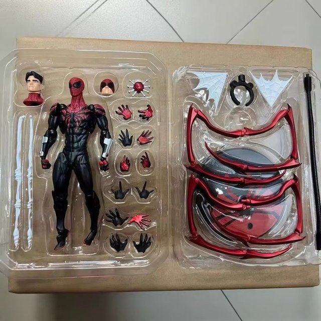 Bandai Ultimate Spider-Man Chapter Parker Actionfigur, 16cm - Bild 1
