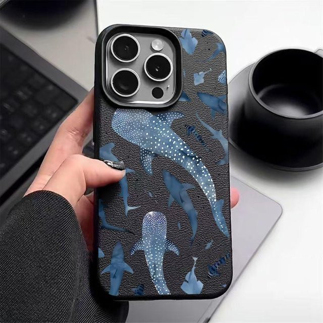 Stoßfeste Walhai Handyhülle aus Silikon und TPU mit Lederstruktur für iPhone 11 bis iPhone 17 Pro Max in Blau - Bild 1