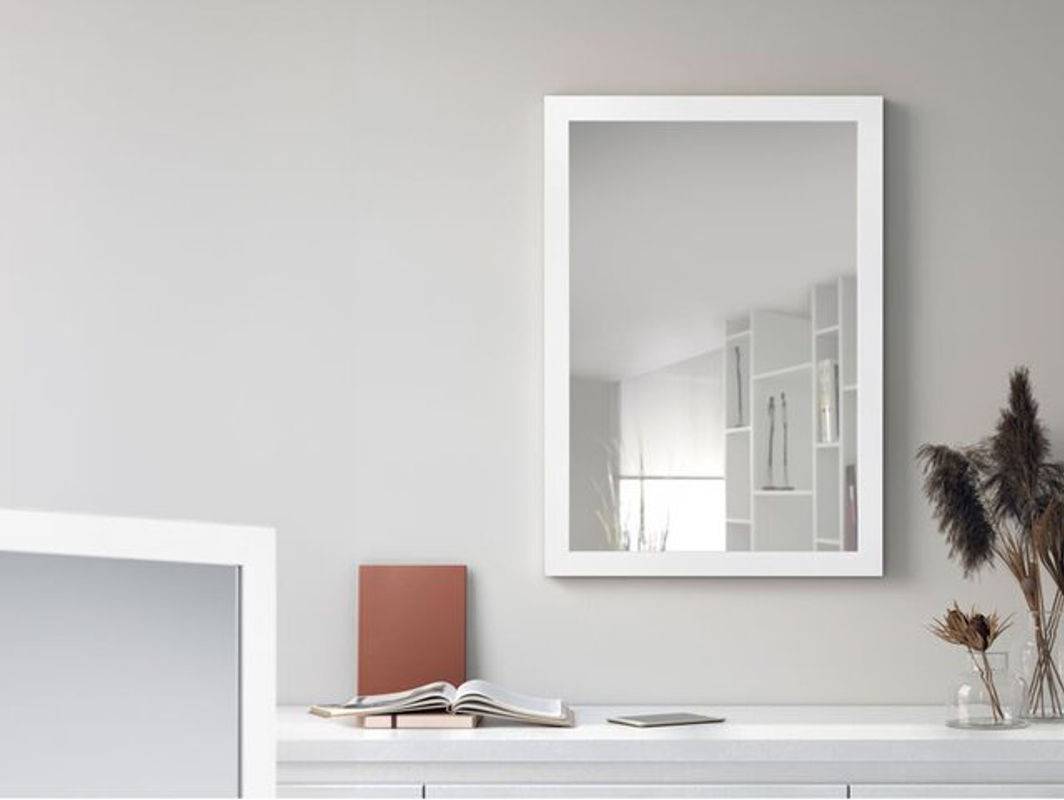 Mirrors And More Wandspiegel Kim Rechteckig in Weiß mit Holzrahmen, B: 48 cm, H: 68 cm - Bild 1