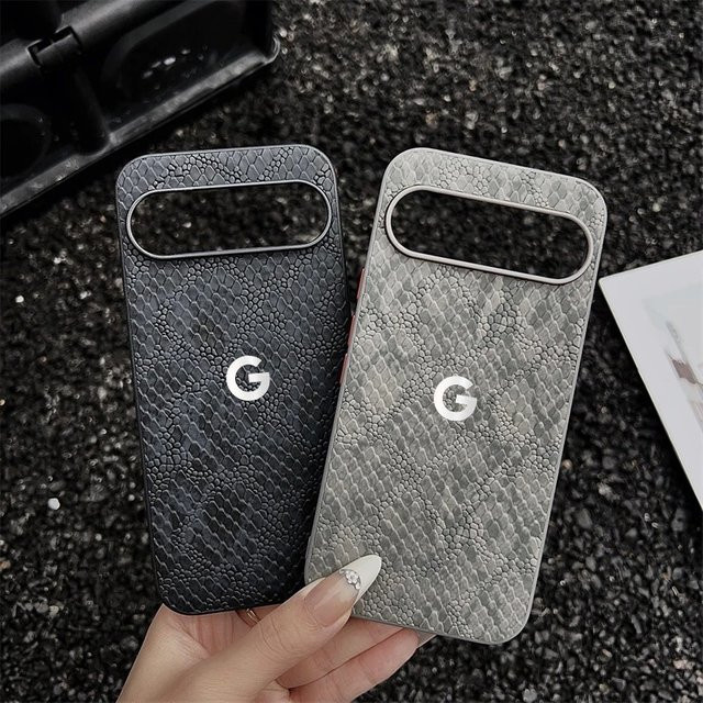 Luxuriöse Handyhülle mit Schlangenleder-Textur für Google Pixel 11, 10, 9 Pro XL und 9a in Grau aus weichem TPU-Stoßfänger - Bild 1