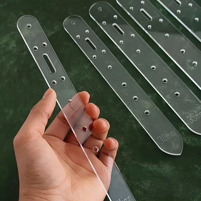 5-teiliges Kunststoff-Gürtelloch-Stanzschablonen-Set in Transparent für Leder-Positionierung und DIY-Handwerk - Bild 1