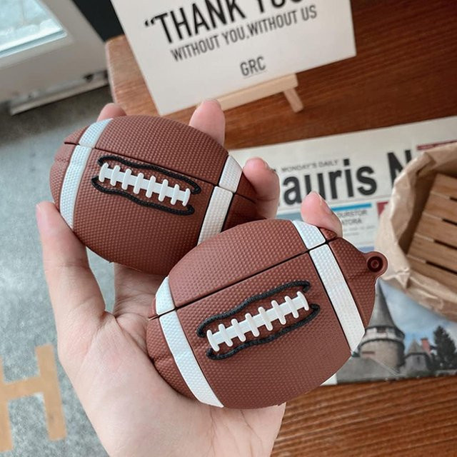 ZEKS Silikon Rugby-Kopfhörerhülle für Airpods Pro 2 und Airpods 1/2 in Braun mit 3D Cartoon-Design - Bild 1