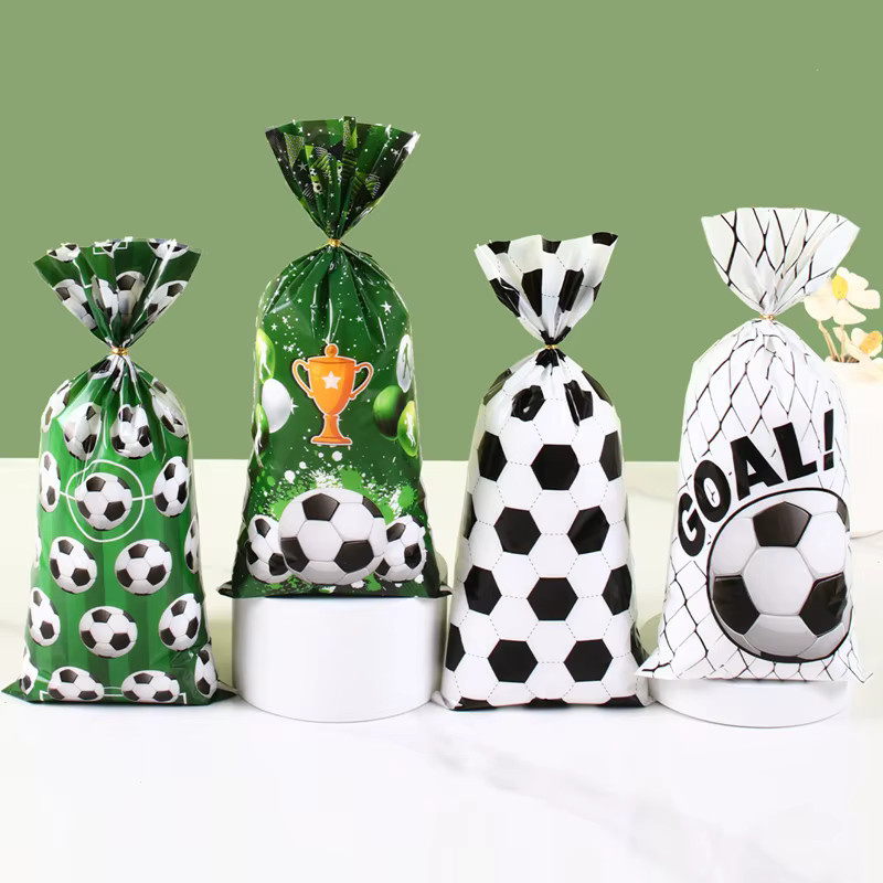 Fußball Thema Geschenktüten für Party und Geburtstag aus Papier oder Kunststoff in 25 oder 50 Stück - Bild 2