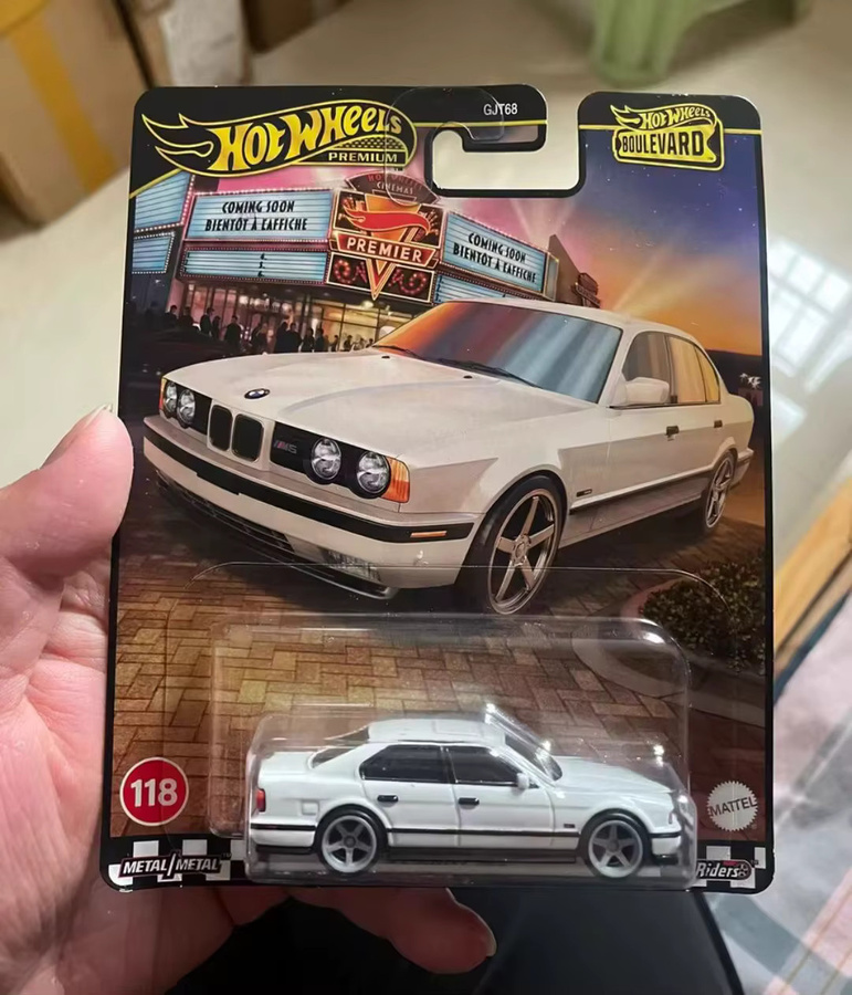Hot Wheels Boulevard 24 Bmw M5, Druckgussfahrzeug, 1:64 - Bild 1