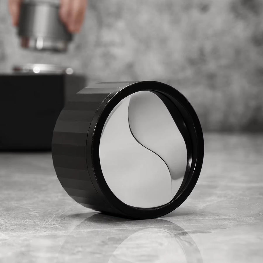 Zirkus Espresso Schwerkraft-Verteiler 58 mm in Schwarz aus Edelstahl mit einstellbarer Tiefe - Bild 2