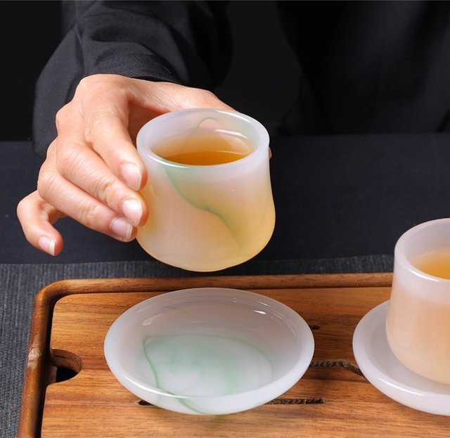 Grüne Glas-Teetasse für Espresso und Tee als dekoratives Meisterglas - Bild 1