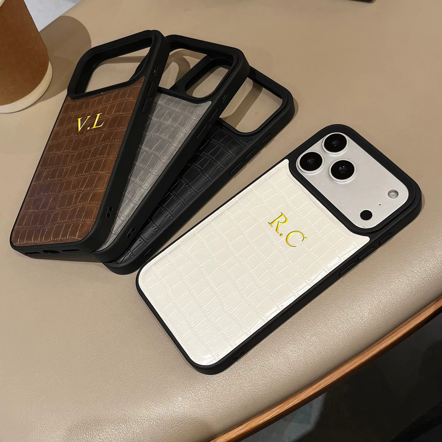Personalisierte Luxus Handyhülle mit Krokodilmuster aus Kunstleder für iPhone 11 bis 17 Pro Max Plus Air in Gold oder Schwarz mit Folienprägung - Bild 1