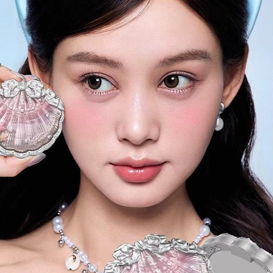 Flower Knows Pearl Shell Shape Velvet Embossed Blush, 01, Matt, Puder - Bild 3
