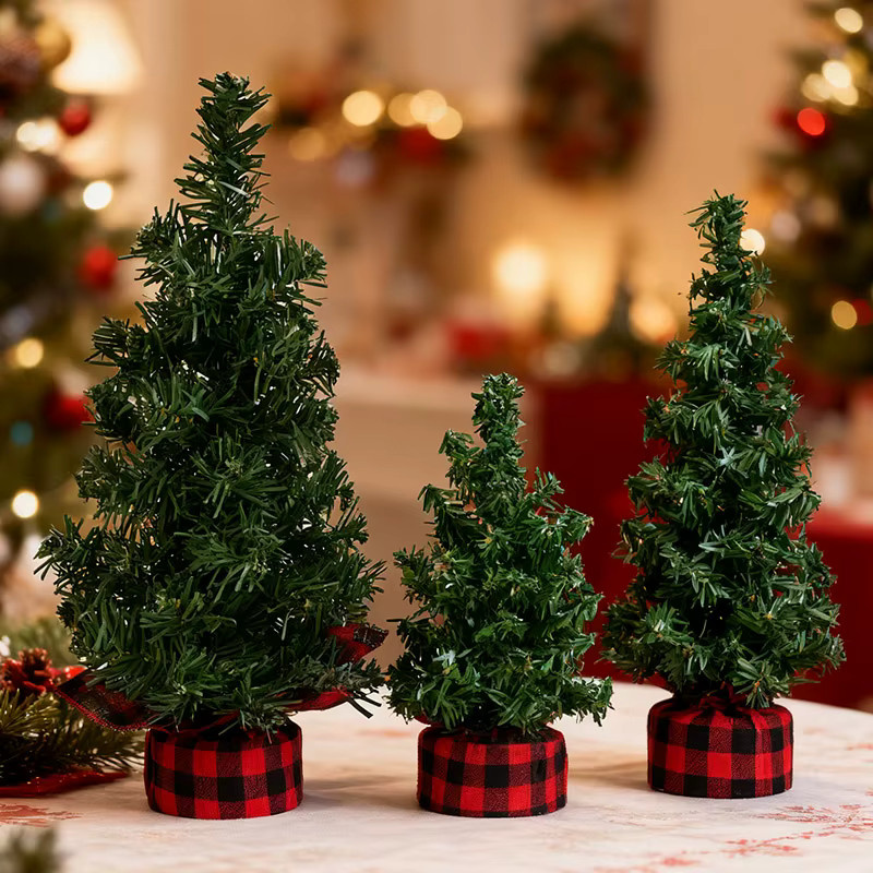 ZQNYCY Mini-Weihnachtsbaum aus Kunststoff in Grün, Tischdeko mit Tannennadelzweigen, Höhe: 15 cm - Bild 2