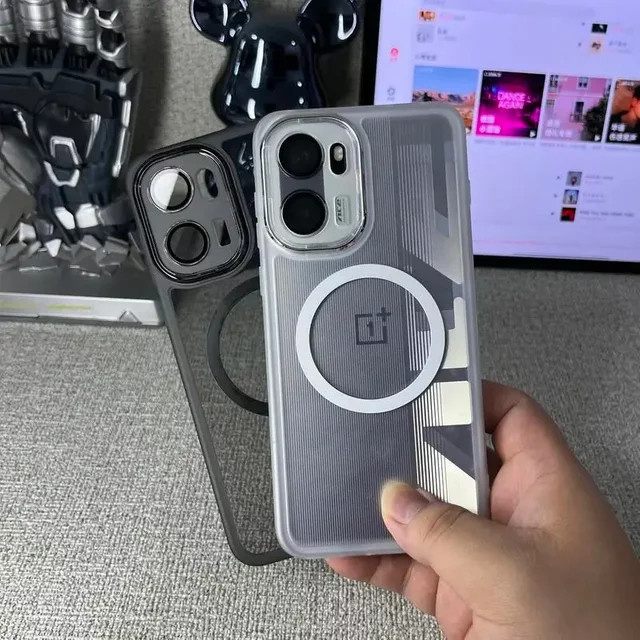 Stoßfeste Magnethülle für OnePlus 15, 15R, 13 und 12R in Schwarz, mattiert und transparent mit Objektivschutz - Bild 1