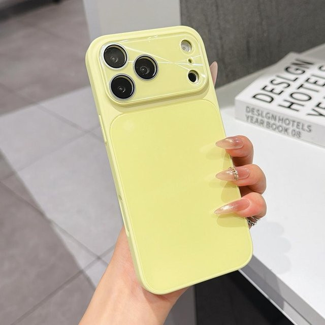 Stoßfeste iPhone Schutzhülle aus gehärtetem Glas mit Kamerafolien-Schutz von Apple in Beige - Bild 1