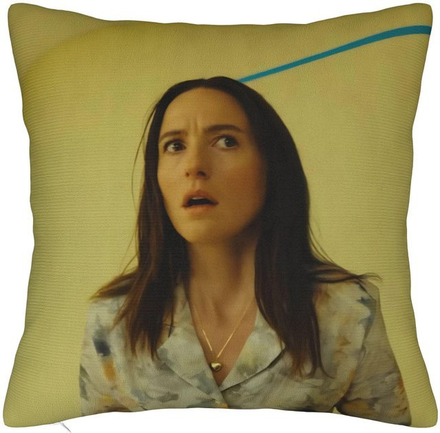 JMG Clothing Backrooms Horrorfilm 2026 Kissenbezug mit Grafikdruck in Gelb, Breite: 40 cm, Breite: 40 cm - Bild 1
