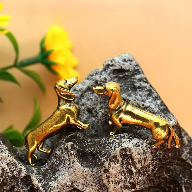 Dekorative Dackel-Statuen aus Messing in Gold für deine Heim- und Arbeitszimmerdekoration - Bild 3
