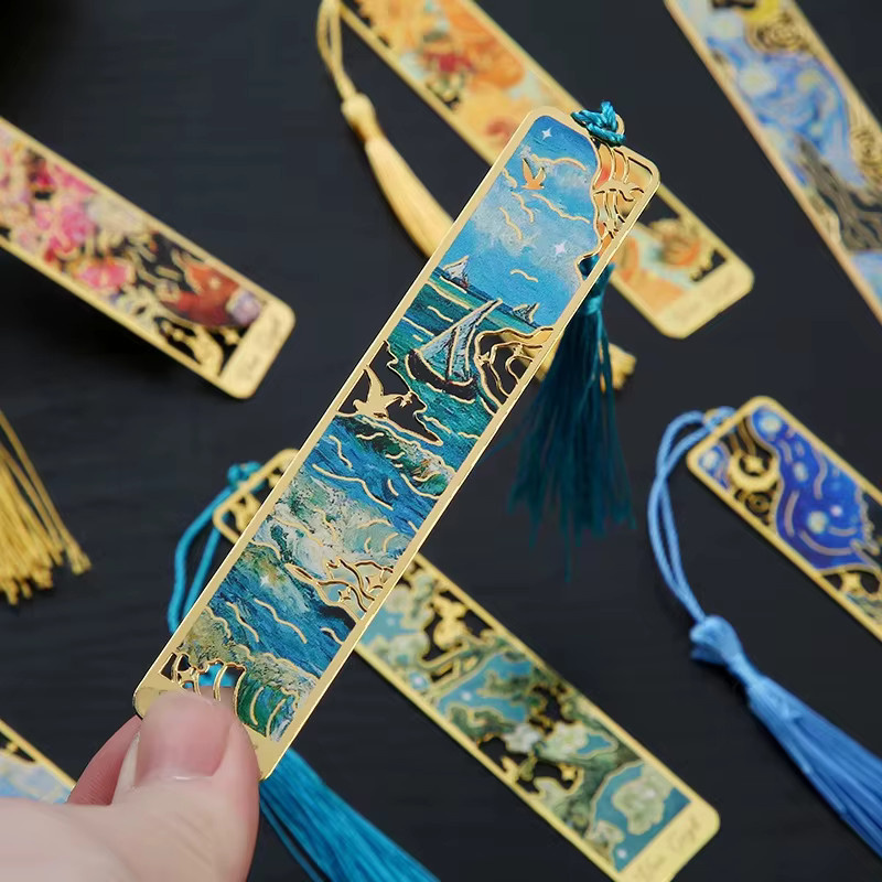 Vintage-Lesezeichen aus Metall mit Blumenmuster und Goldfolienprägung in Gold, Blau und Multicolour mit Quaste im Ölgemälde-Stil - Bild 2
