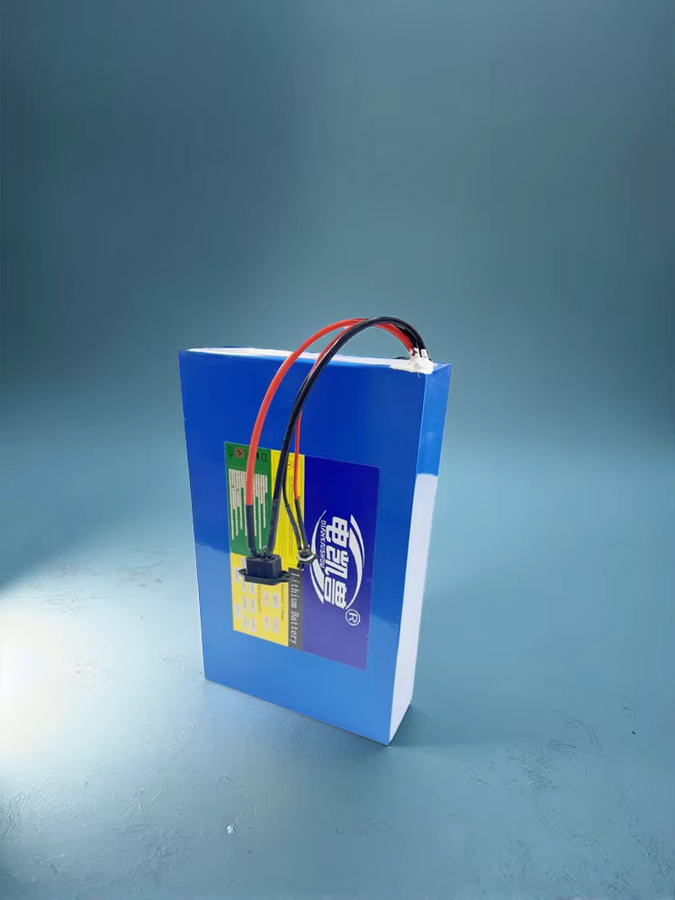 DIANKAISHOU Elektrofahrzeug-Batterie 72V mit integriertem BMS und 84V 5A Ladegerät, Farbe: Blau - Bild 1