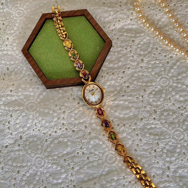 Damenuhr Quarz, Edelstahl, Gold, Diamant, Perlmutt, Damen - Bild 1