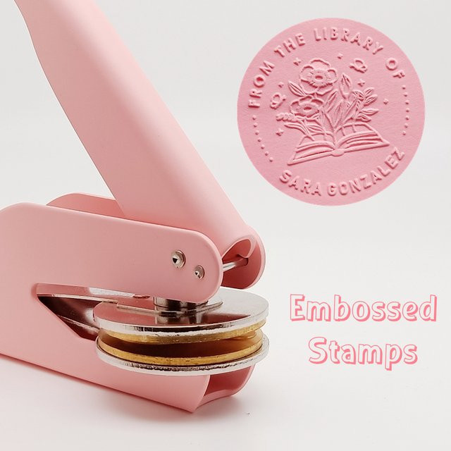Personalisierter Embosser Stempel für Hochzeit, Bibliothek und Bücher mit individuellem Logo zur Gestaltung von Briefumschlägen und Einladungen - Bild 1