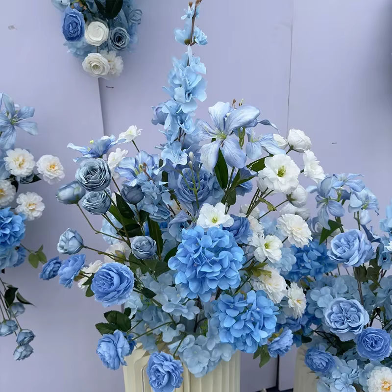 Künstliche Blumen-Girlande in Blau und Weiß für Hochzeiten und Events als hängendes Dekorations-Element - Bild 6