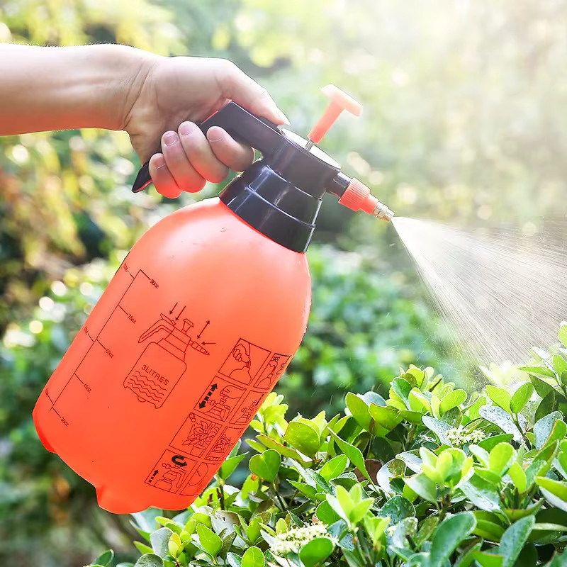 Manueller Drucksprüher für die Autoreinigung und Gartenarbeit in Weiß, Volumen: 1,5 l / 2,0 l / 3,0 l - Bild 3