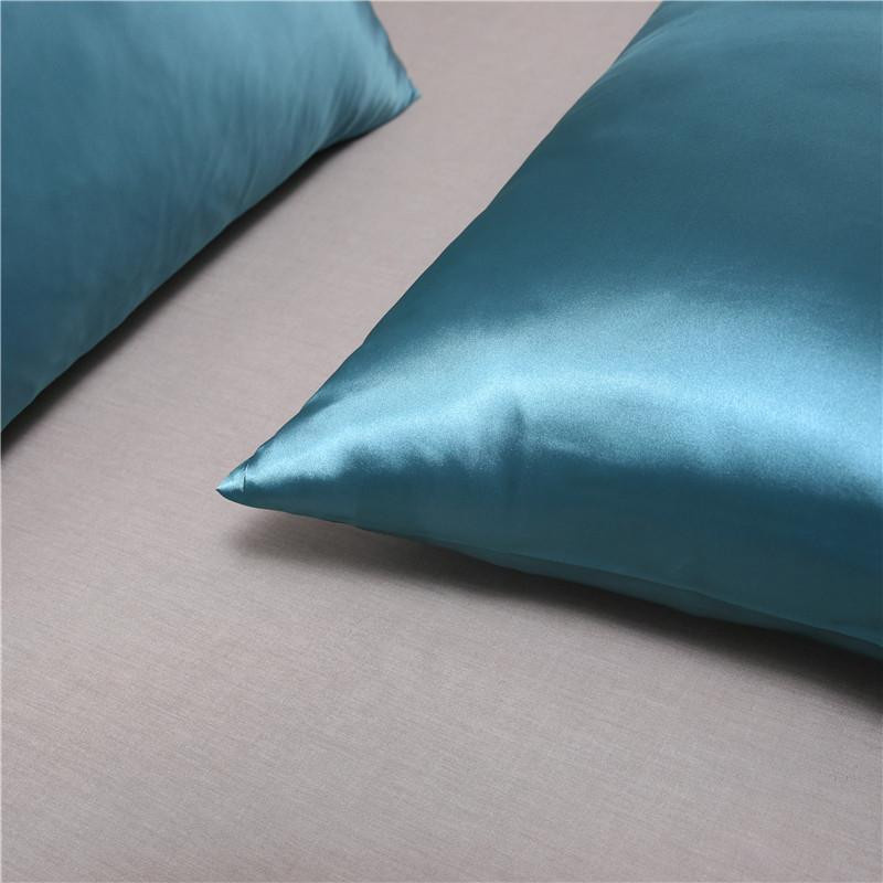 Seidenartiger Satin Kissenbezug von Yiran Furniture in Champagner, B/H: 51 x 66 cm - Bild 1