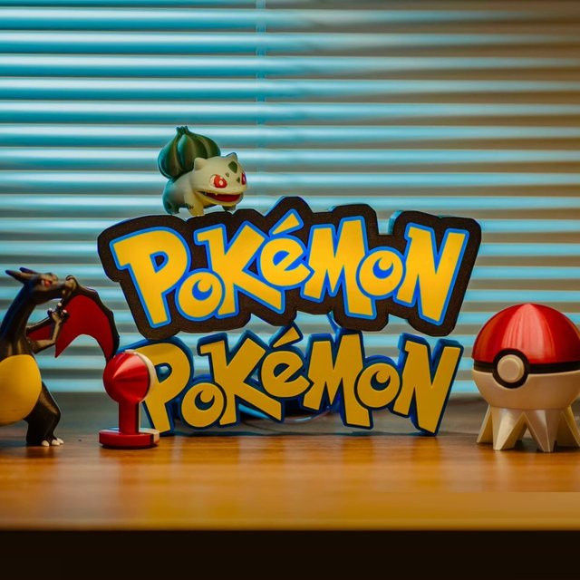Keeppley Pokémon Logo Figur mit Lampe, Modell Spielzeug - Bild 1