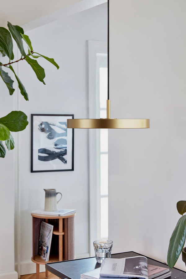 UMAGE Asteria Plus Pendelleuchte in Bronze mit LED-Beleuchtung im skandinavischen Stil - Bild 3