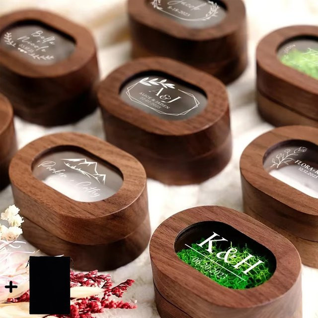 Personalisierbare Ringbox von Alex Streeter aus Holz in Weiß und Transparent für Hochzeitszeremonie und Verlobungsantrag mit individueller Gravur - Bild 1