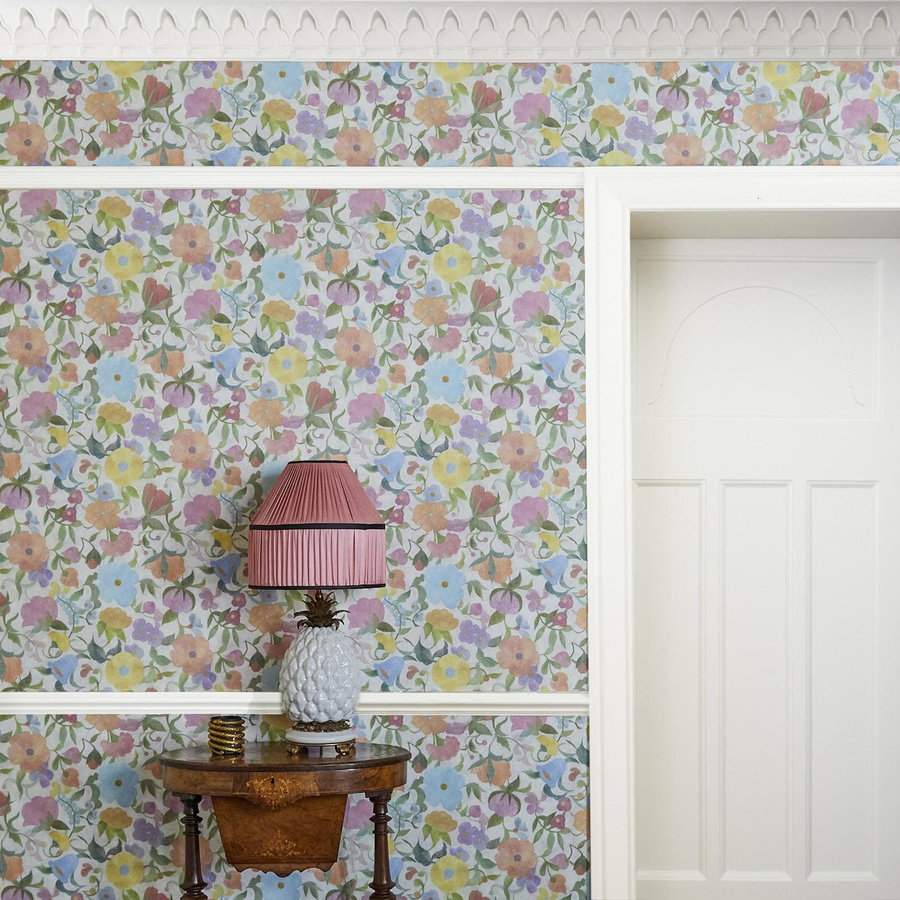 House of Hackney Tapete Artesania Meadow in Multicolour mit floralem Design und botanischem Muster - Bild 1