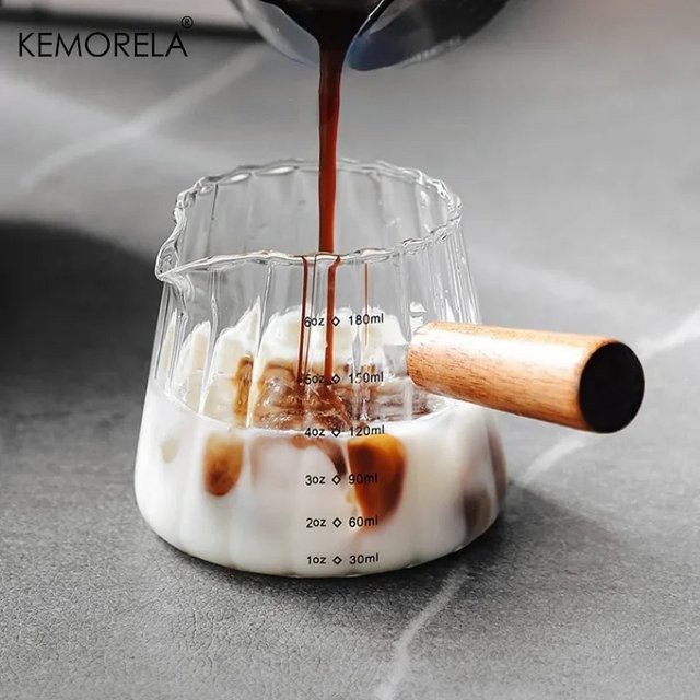 KEMORELA Glaskaffee Milchbecher mit Holzgriff, vertikaler Messbecher in transparent, 180 ml - Bild 1