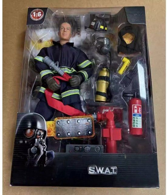 Matchbox Cross Town Heroes Actionfiguren Set Feuerwehrmann Soldat in 1/6 Skala, Multicolor, Desktop-Ornament - Bild 1