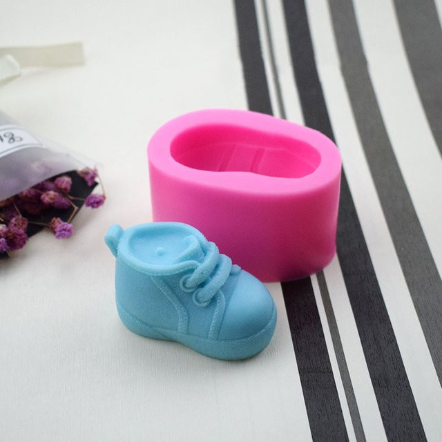LONTL Mini Schuh Silikonform für Kerzen, Gips, Harz und Schokolade zur DIY Gestaltung - Bild 1